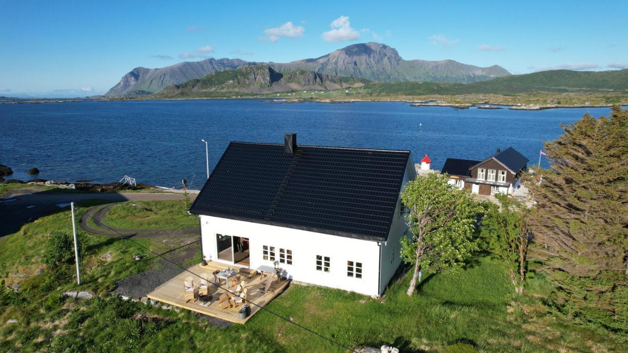 Villa Borgvag - A Unique Seafront Villa In The Heart Of Lofoten Bostad Екстер'єр фото