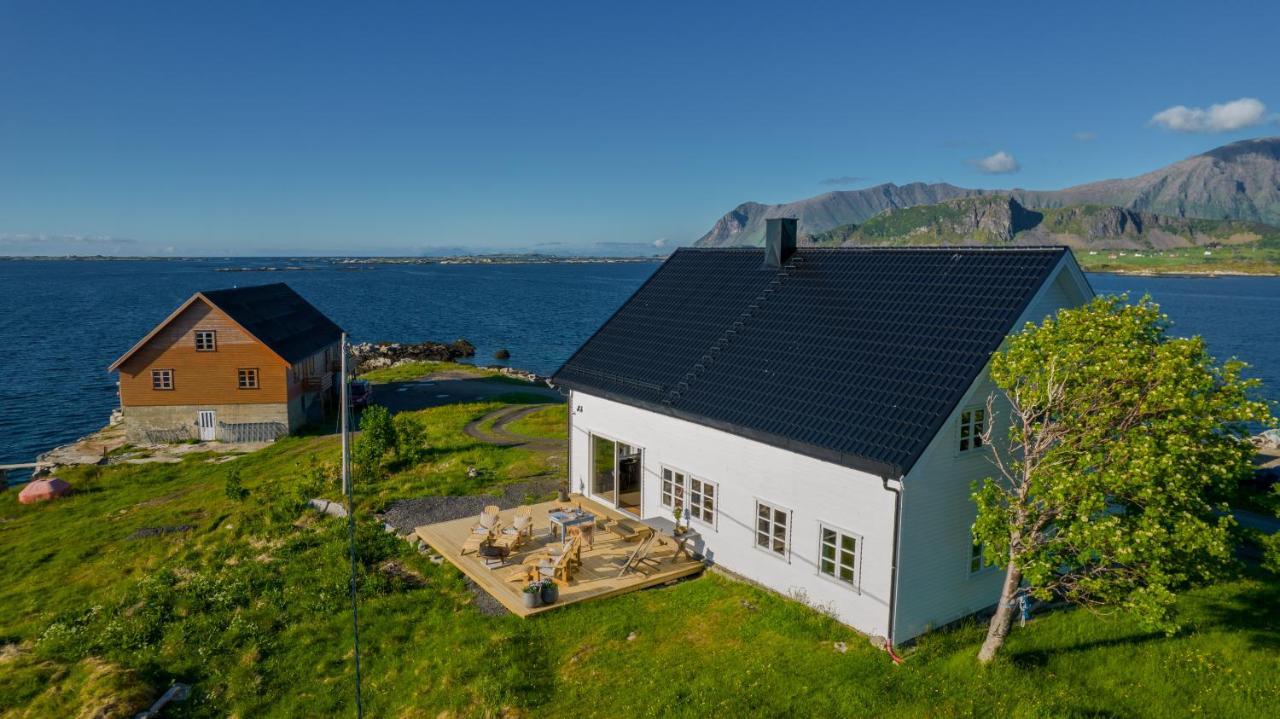 Villa Borgvag - A Unique Seafront Villa In The Heart Of Lofoten Bostad Екстер'єр фото