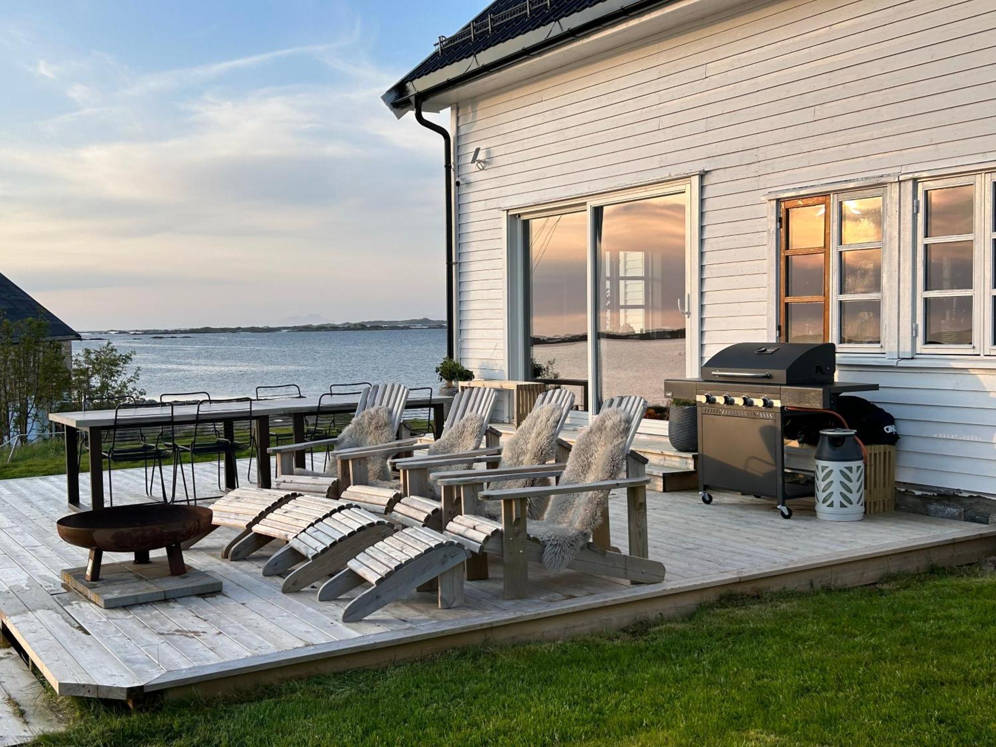 Villa Borgvag - A Unique Seafront Villa In The Heart Of Lofoten Bostad Екстер'єр фото